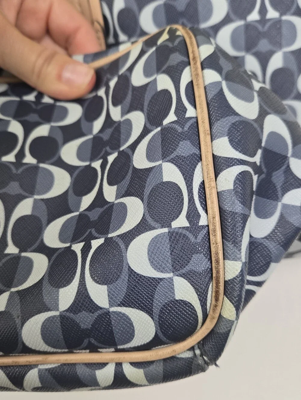 Coach Peyton Dream Signature Tote Bag Leather Navy. Damaged. Flaws!!!‎